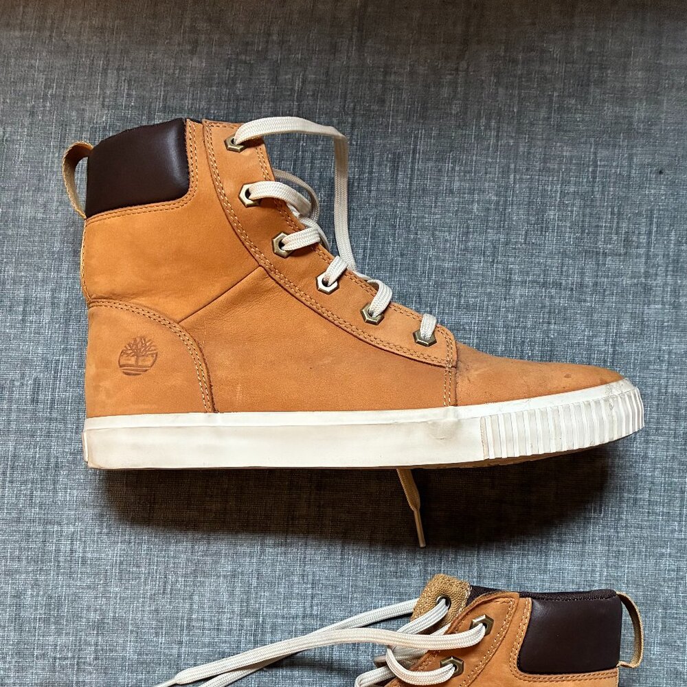 Timberland Skyla Bay Tan Boot - Women's 10